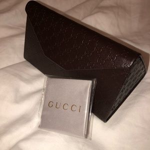 Authentic GUCCI Sunglasses case w/ brand new cloth
